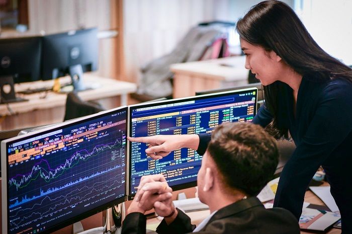 IHSG Berpeluang Uji Resistance 5.950-6.050, Rupiah Tembus Rp 18.100 Jadi Peringatan