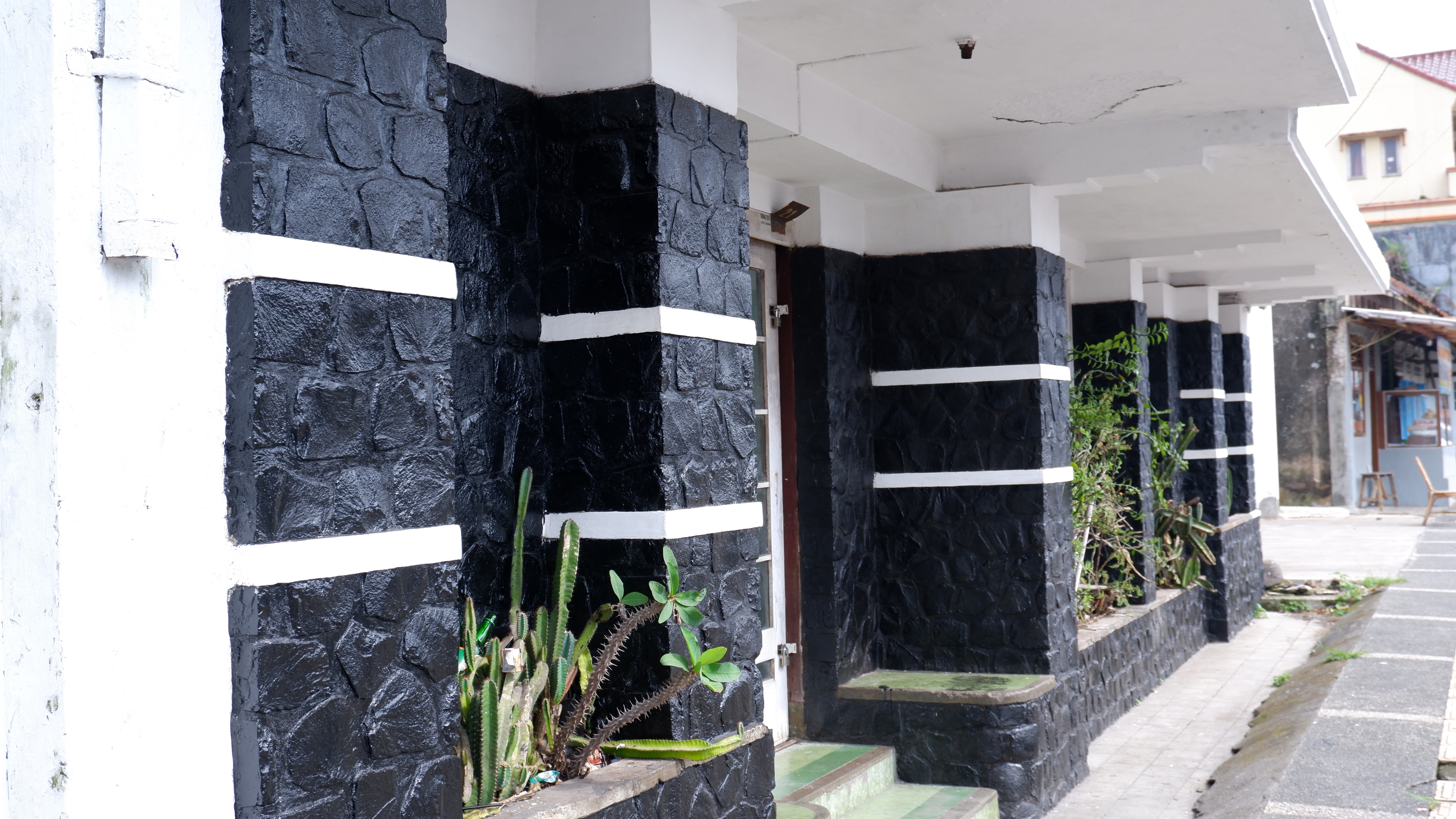 10 Rekomendasi Hotel Murah di Jawa Barat untuk Backpacker Lengkap dengan Harga Terbaru
