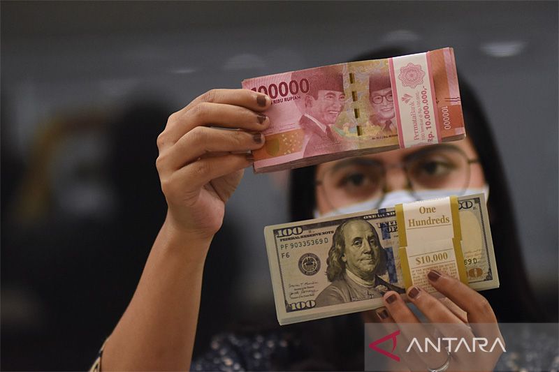 Rupiah Ambles 0,63% ke Rp18.128 per Dolar AS, Konflik AS-Iran Kembali Panaskan Permintaan Dolar