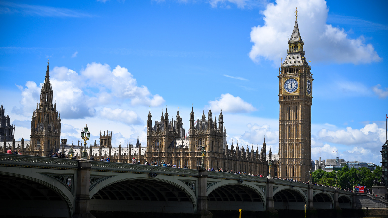 Playdate, Konsol Genggam Unik, Dipakai Montir Big Ben untuk Setel Waktu Lonceng