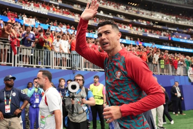 Ronaldo Enam Piala Dunia Tanpa Trofi, Thierry Henry Bela Warisan Sang Megabintang