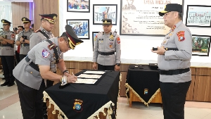 Kapolda Kepri Rotasi 8 Pejabat Utama Polda Kepri, Karo SDM hingga Dirlantas Berganti