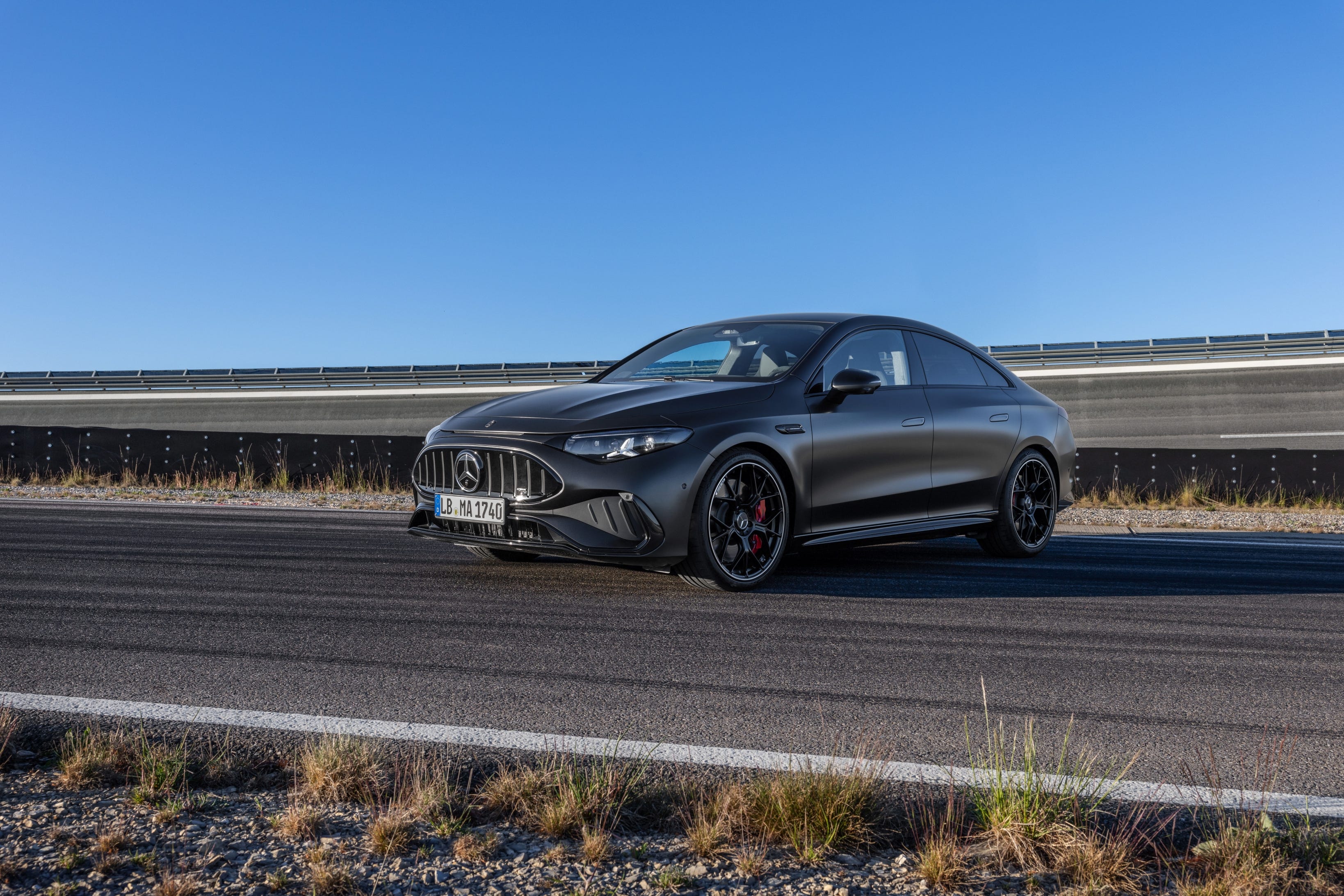 Mercedes-AMG CLA45 4Matic+ EV Resmi Meluncur, Tiga Motor Listrik 680 HP dan Akselerasi 2,7 Detik
