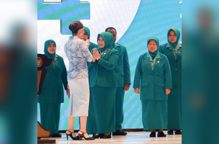 Ketua TP PKK Ternate Marliza M. Tauhid Raih Pin Adhi Bhakti Utama, Penghargaan Tertinggi Tingkat Nasional