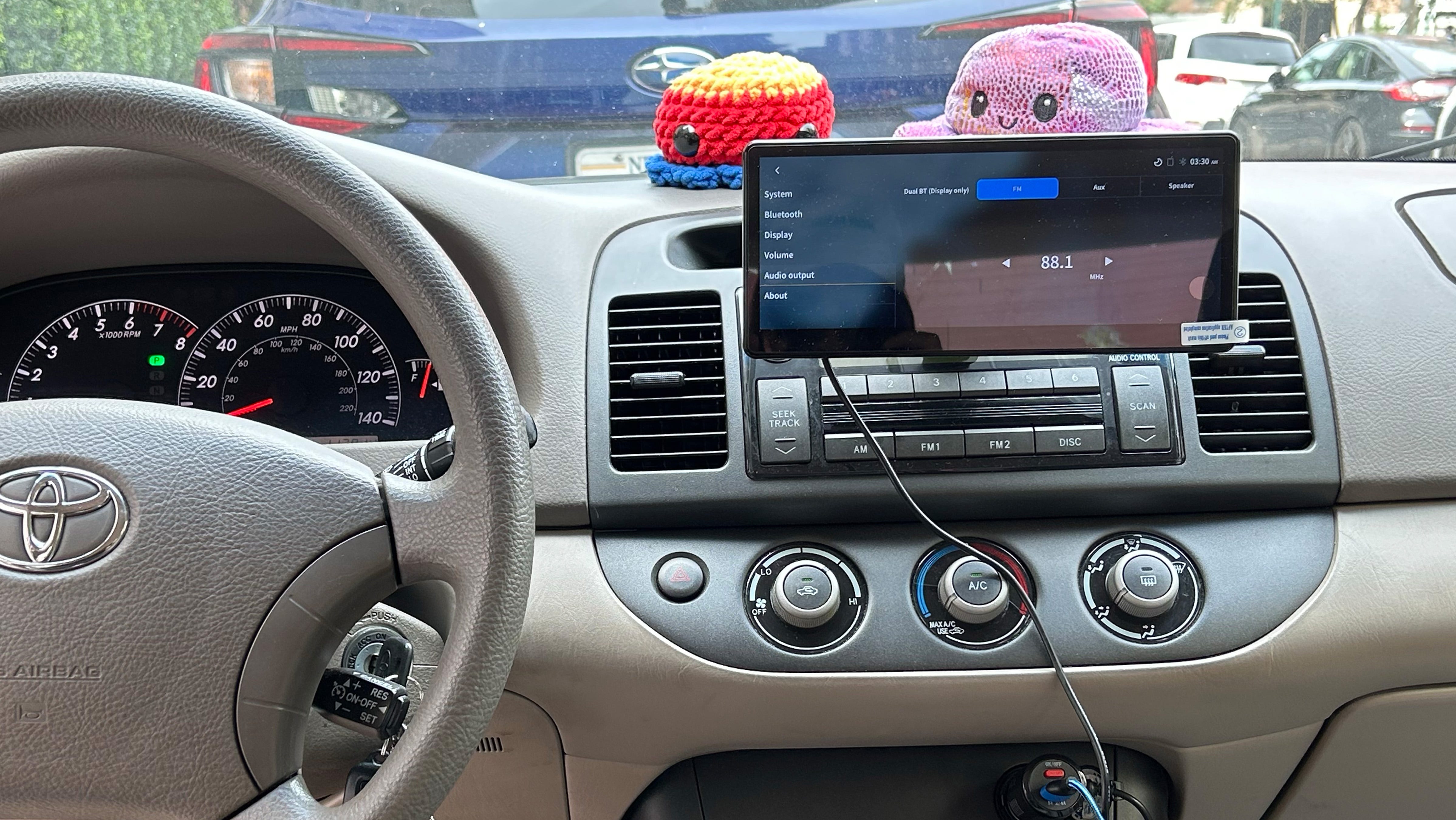 Retrofit Apple CarPlay di Toyota Camry 2005, Ubah Mobil Tua Jadi Modern Cuma Rp 4 Juta