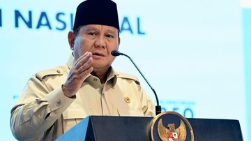 Target 100 GW PLTS dalam Dua Tahun, Prabowo Minta Tiga Menteri Bergerak Cepat