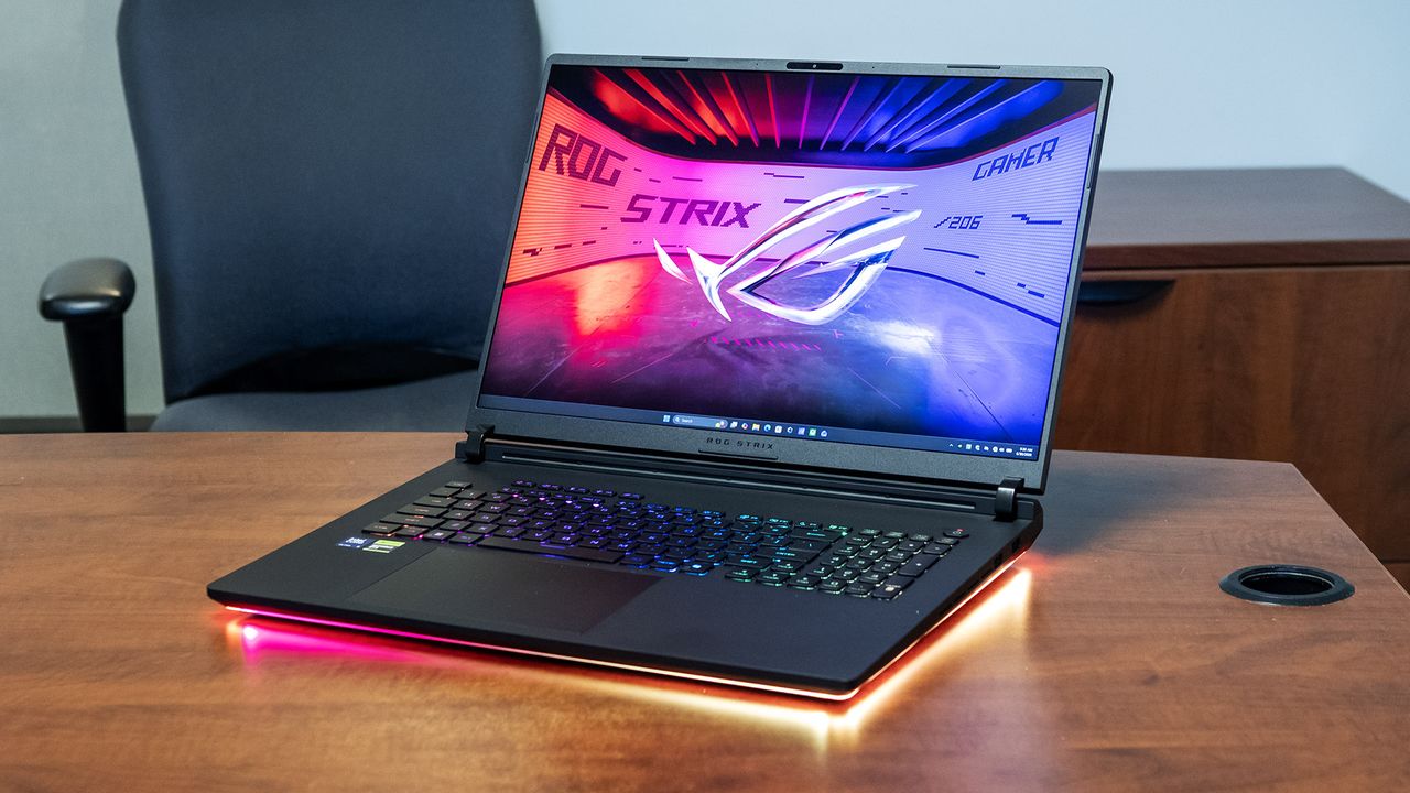 Review Asus ROG Strix Scar 18 (2026): Layar Mini-LED Cemerlang, Performa Tersandung RAM Tunggal