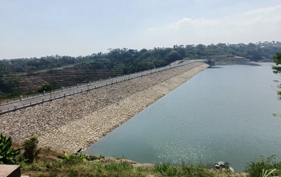 BBWS Bengawan Solo Cari Investor untuk PLTS Terapung 10 MW di Bendungan Jlantah, Target Mandiri Energi
