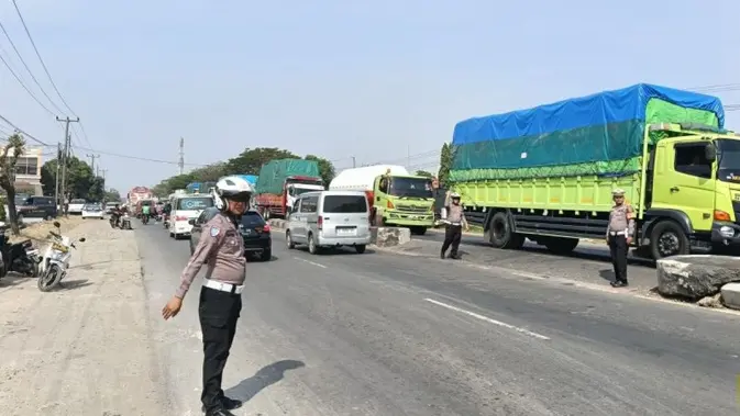 Polres Indramayu Selidiki Tabrakan Maut Mobil Pernikahan vs Truk Hino, 10 Tewas