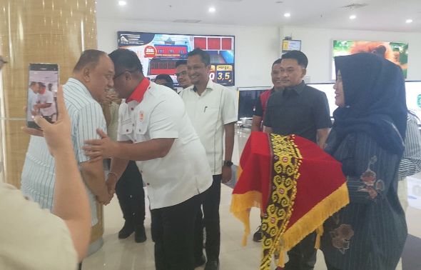 Ketua Umum KONI Pusat Letjen (Purn.) Marciano Norman Tiba di Samarinda, Siap Lantik Pengurus KONI Kaltim Periode 2026–2030