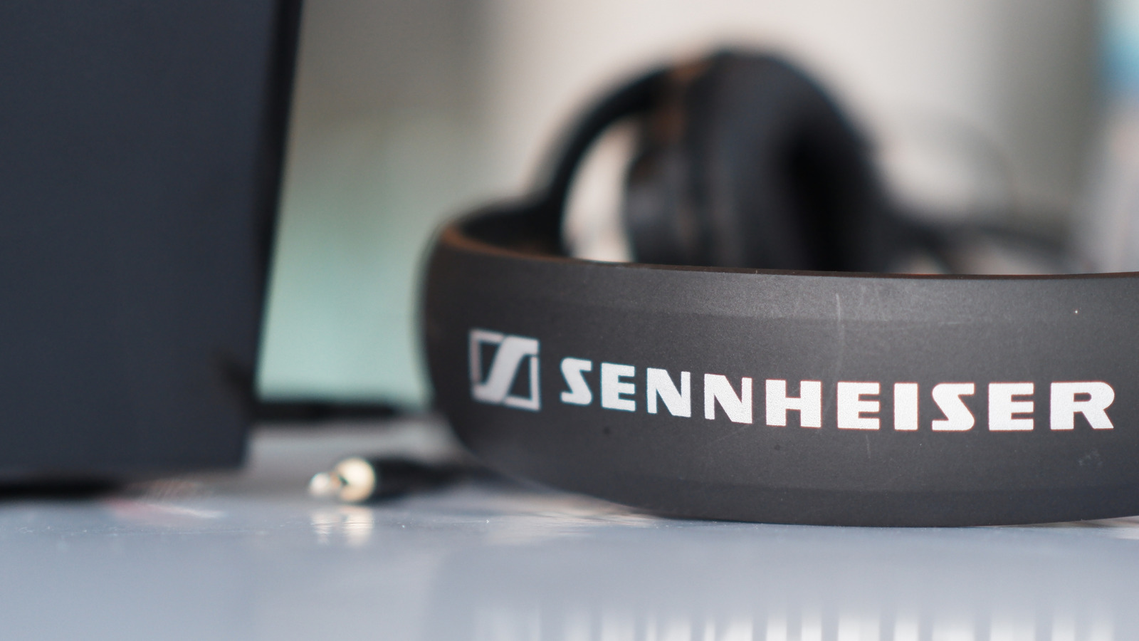 Bukan Cuma Headphone, Ini 5 Lini Produk Sennheiser Lainnya dari Soundbar hingga Alat Bantu Dengar