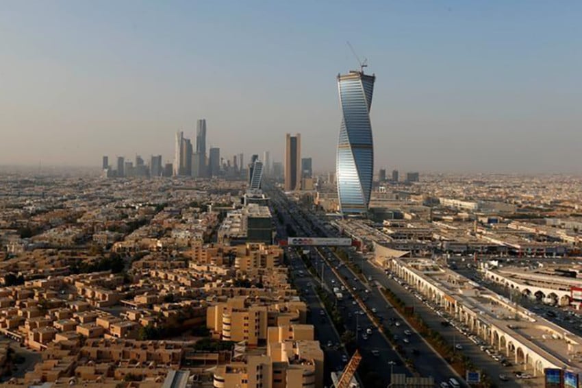 Perang Iran Bikin Ekonomi Arab Timpang: Oman dan Saudi Tumbuh, UEA dan Qatar Terkontraksi