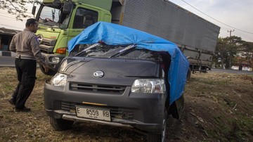 Tragedi Pantura Indramayu: 13 Tewas Usai Hajatan, Pikap Pemutar Arah Ditabrak Dua Truk