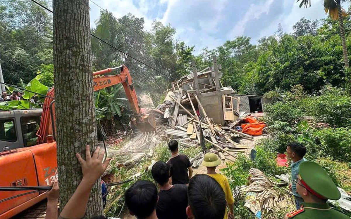 Truk Gandeng Hilang Kendali di Lao Cai, Pengemudi Tewas Terjepit Kabin