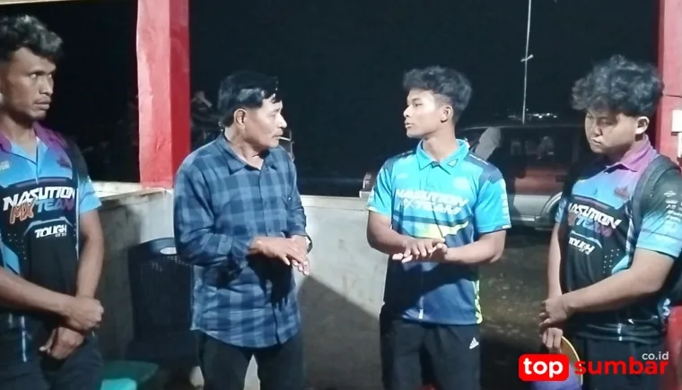 Obrolan di Paddock Usai Grand Prix Grasstrack, Crosser Nasional M. Zidan Beri Masukan untuk Sirkuit Peridon Siap Maju Pasaman Barat