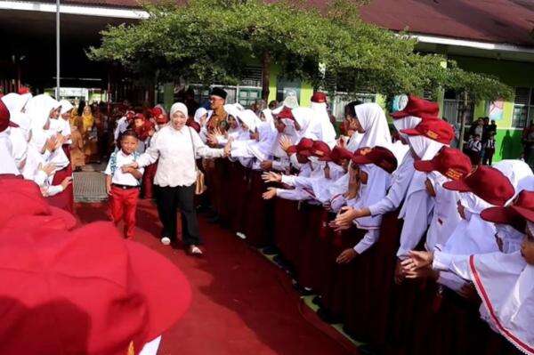 SDN 05 Pauh Pasaman Sambut 84 Siswa Baru dengan Karpet Merah di Hari Pertama MPLS, Raut Bahagia Warnai Gerbang Sekolah