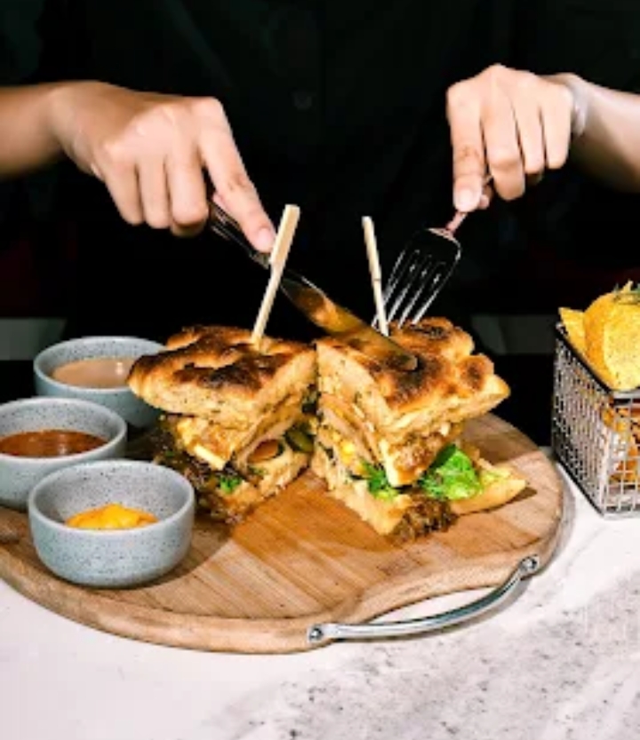 Grand Mercure Batam Centre Hadirkan Dua Konsep Kuliner Baru, Beef Burger Premium hingga Tapas Bar di Lantai 3