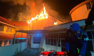 Kebakaran Hebat di Sawahan Padang Hanguskan Gedung Inspektorat dan Bapenda, Kerugian Capai Rp1,8 Miliar