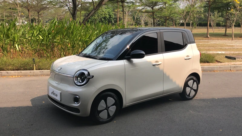 First Drive Wuling Aira EV: Micro EV 4 Pintu Ini Lincah di Perkotaan, Jarak Tempuh 300 Km