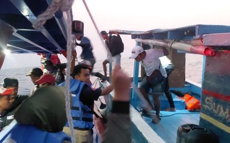 Kapal Mati Mesin di Kepulauan Seribu, 26 Penumpang Dievakuasi Tim Gabungan