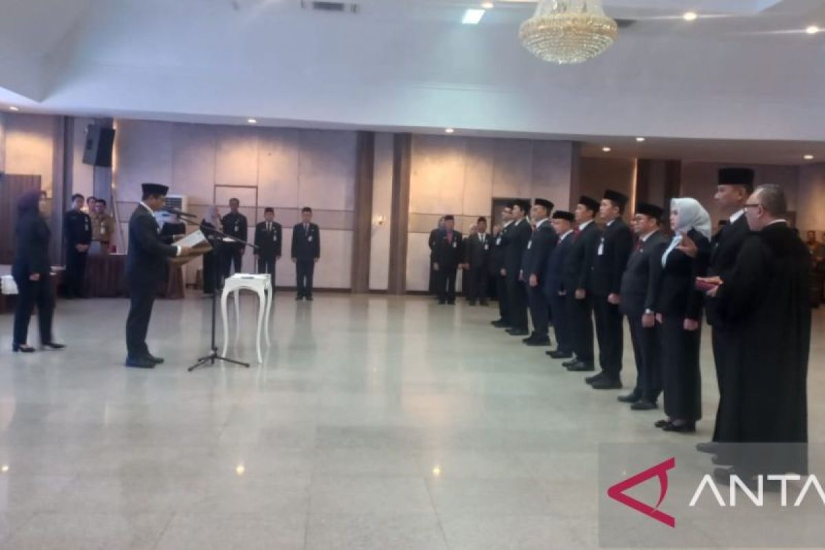 Pj Sekda Babel Fery Afrianto Lantik Sembilan Pejabat Eselon II, Rotasi dan Promosi di Tengah Efisiensi Anggaran