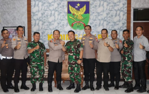 Perkuat Sinergi TNI-Polri, Kapolres Bengkulu Utara Gelar Silaturahmi ke Kodim 0423/BU