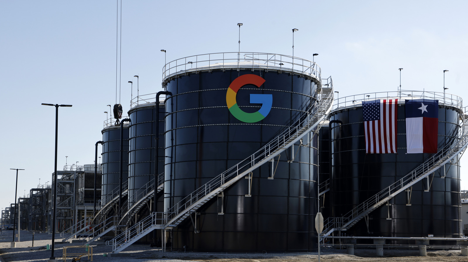 Google Borong Seluruh Listrik PLTS Raksasa 1,6 GW demi Imbangi Emisi Data Center AI
