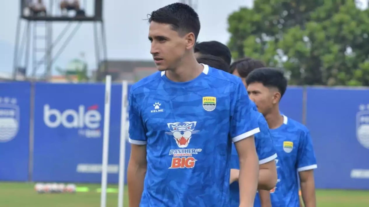 Luka Menalo Akui Dua Hari Perdana Latihan Bersama Persib Bandung Terasa Berat