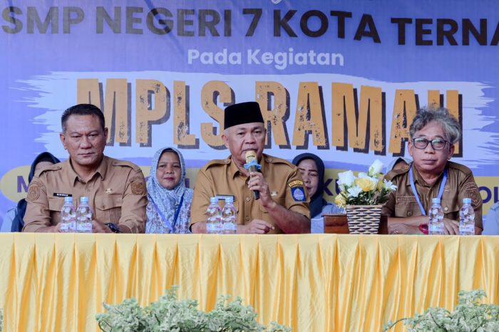 Wawali Ternate Nasri Abubakar Pantau MPLS di SMPN 7, Dorong Sekolah Bersaing Lewat Prestasi Bukan Label Favorit
