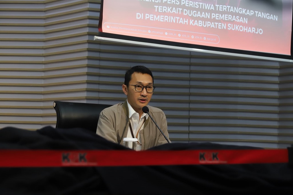 KPK Sita Uang dan Perhiasan dari Penggeledahan di Sukoharjo, Rumah Dinas Bupati Ikut Digeledah