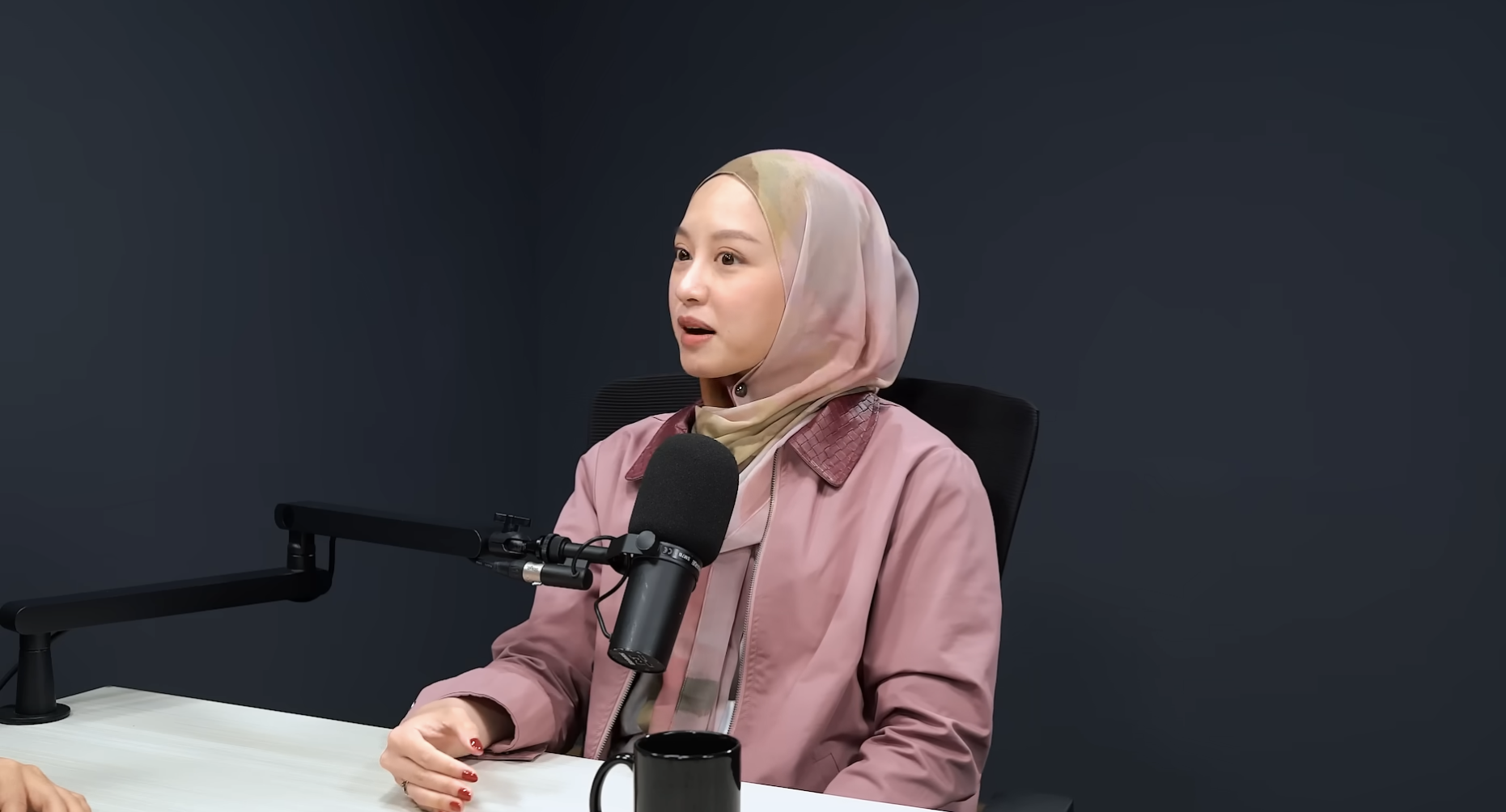 Gitasav Buka Kisah Cinta Tak Biasa dengan Paul Partohap, Suami yang Tak Pernah Pacaran dan Nembak Lewat Skype
