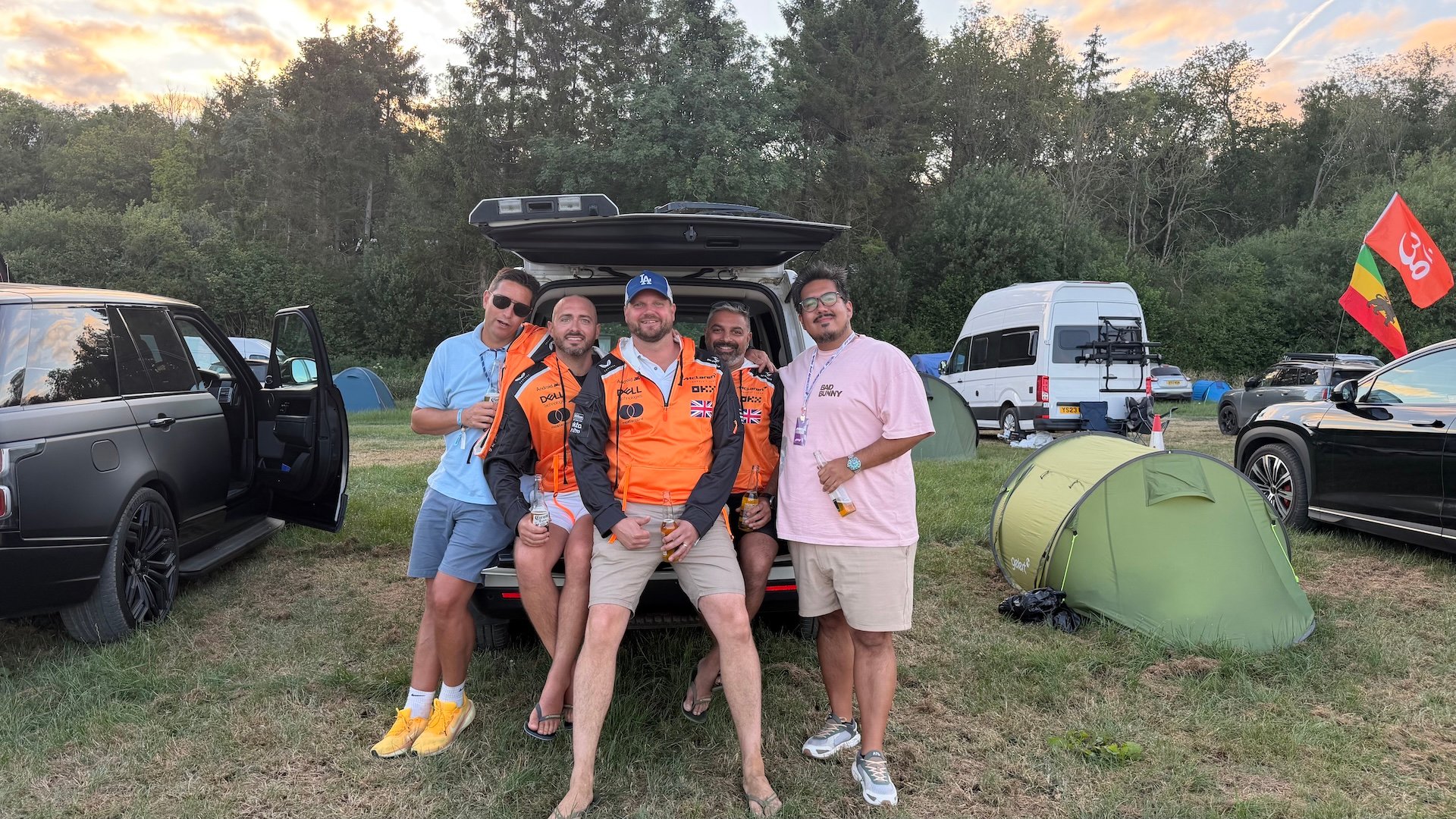 Empat Fans Lando Norris di Silverstone Buktikan Wajah Asli Fandom F1 di Luar Panggung Glamor