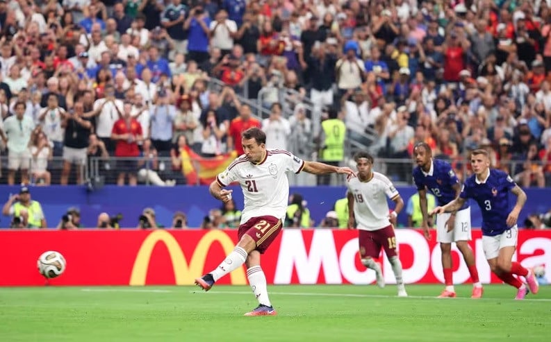 Spanyol Paksa Prancis Tertinggal di Babak Pertama Semifinal Piala Dunia 2026, Oyarzabal Cetak Gol Penalti