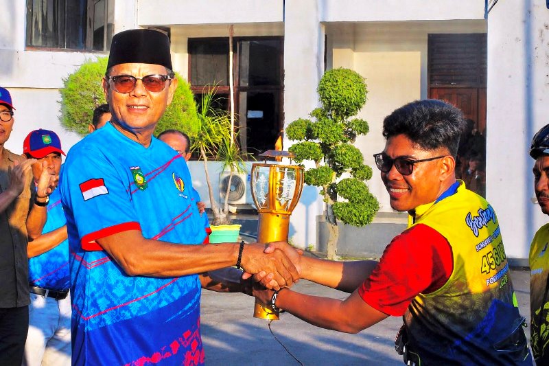 Kirab Obor PORPROV XII NTB Tiba di Sumbawa, Bupati Apresiasi Perjalanan 271 Kilometer dari Bima