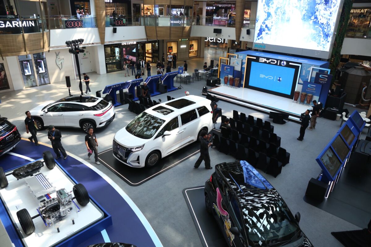 BYD Tech Culture Fest 2026 Hadir di Bandung, Pengunjung Bisa Rasakan Langsung Teknologi Dual Mode dan DENZA D9