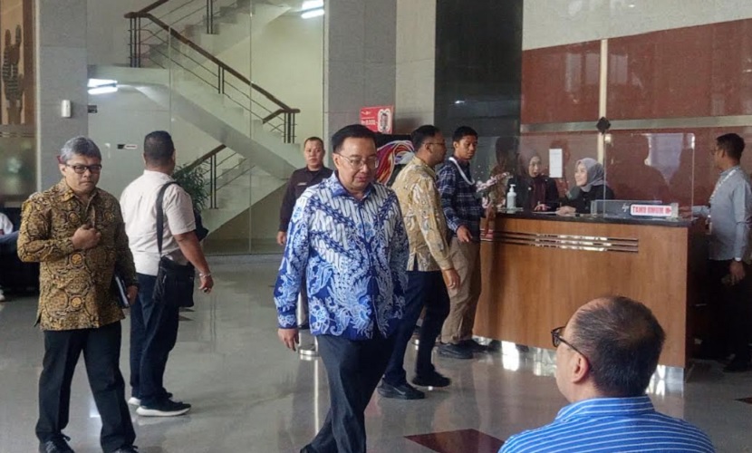 KPK Periksa Anggota V BPK Bobby Rizaldi sebagai Saksi Suap Audit Muara Enim, Rumah Digeledah