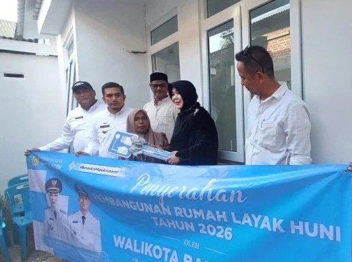 Pemkot Banda Aceh Serahkan 3 Rumah Layak Huni di Ulee Kareng, Target 71 Unit Sepanjang 2026