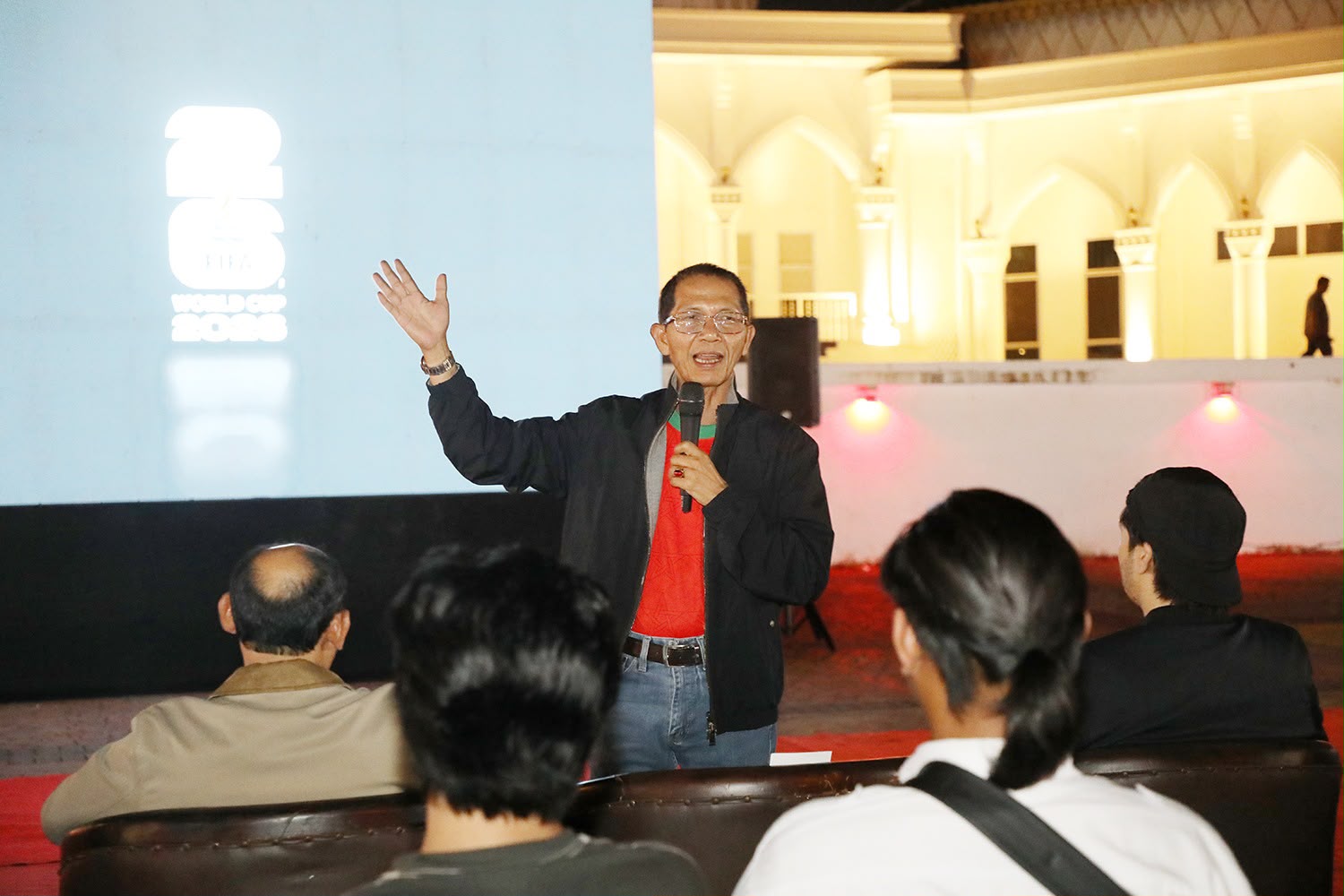 Nobar Semifinal Piala Dunia 2026 di Batam, Wali Kota Amsakar Berbaur dengan Ribuan Warga di Museum Raja Ali Haji
