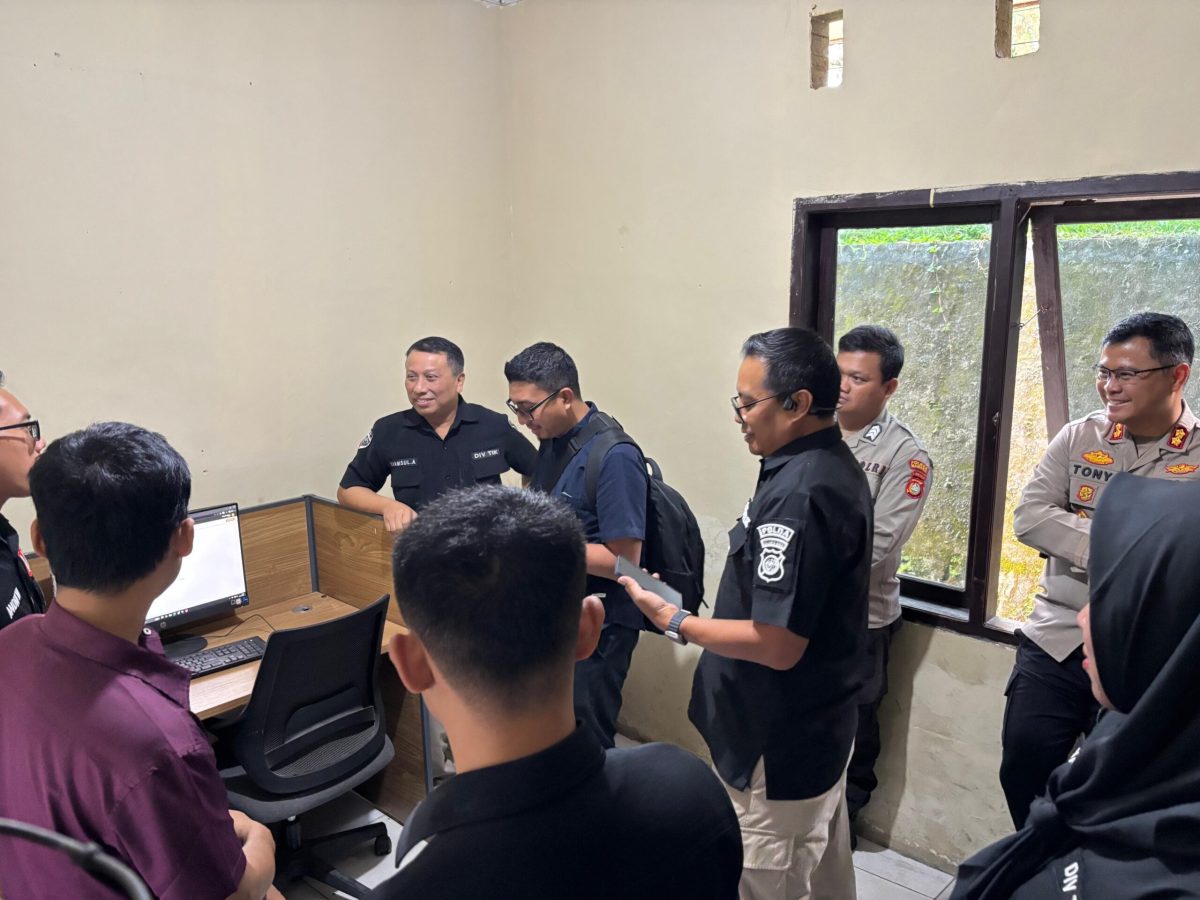 Div TIK Mabes Polri Evaluasi Infrastruktur Digital di Polres Mamasa, Proyek Pita Lebar dari Pinjaman Asing Tahun 2022