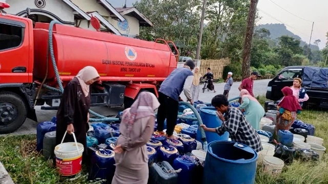 Pemprov Jateng Salurkan 3,2 Juta Liter Air ke 15 Kabupaten, 81 Ribu Jiwa Terdampak Kekeringan Terbantu
