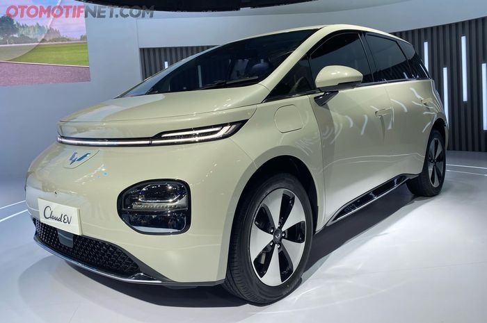 Wuling Cloud EV Lite 2026 Resmi Dijual Lebih Murah dari Varian Pro, Ini Bedanya