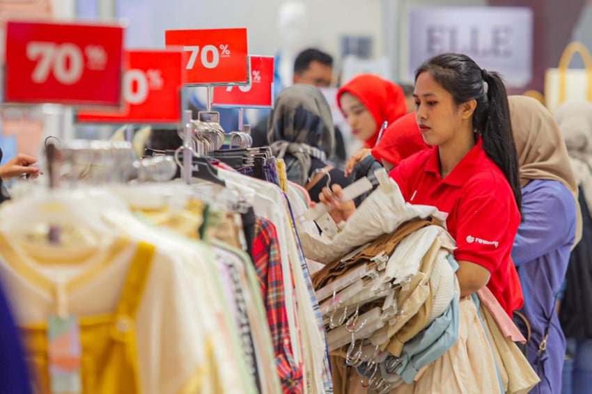 65,8% Milenial dan Gen Z Tahan Belanja karena Cemas Finansial, Fenomena Lipstick Effect Menguat