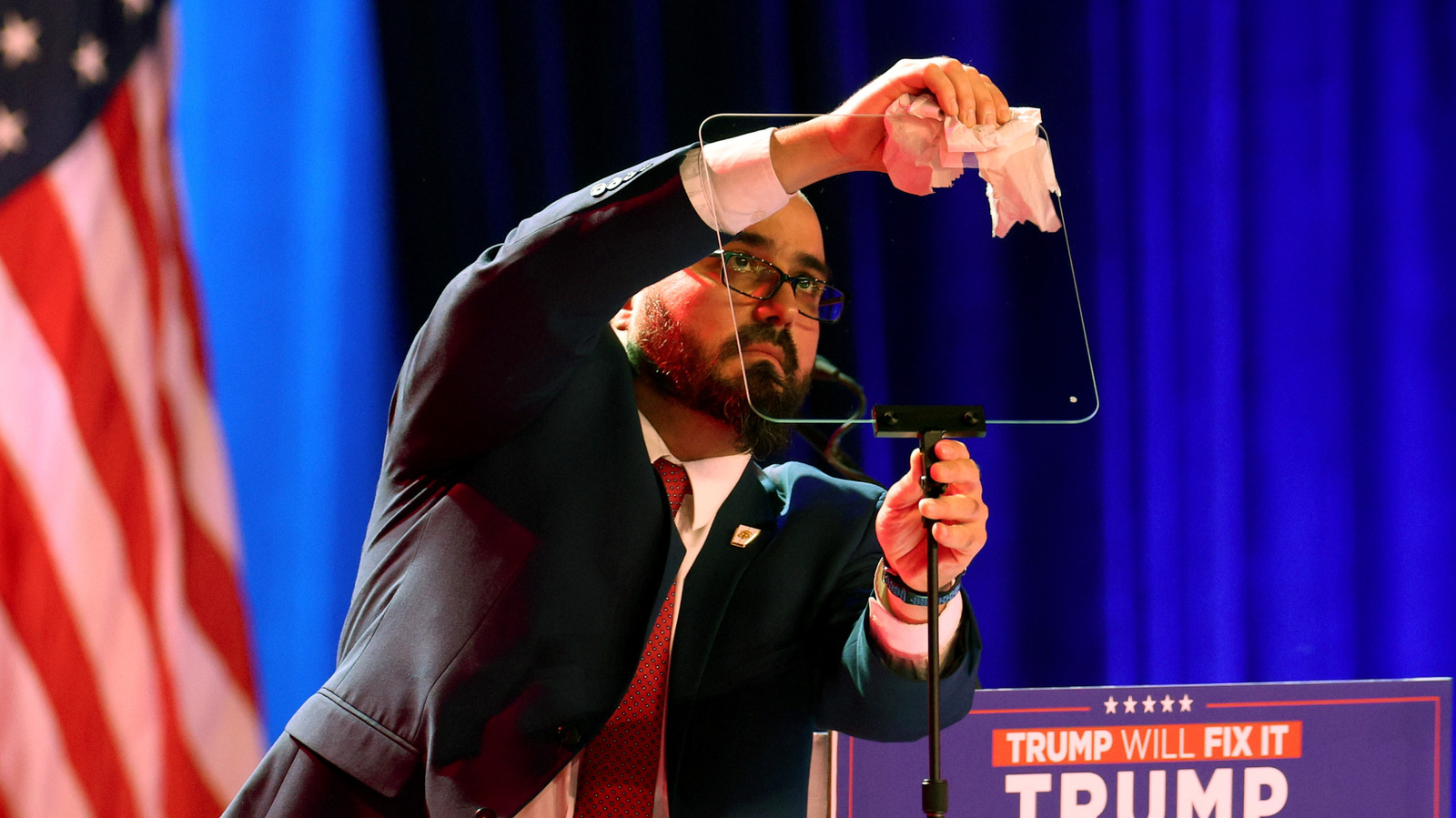 Operator Teleprompter Trump Raup Rp1,6 Miliar dari Taruhan Pidato Presiden, Kini Diskors