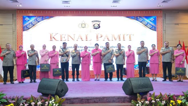 Kapolda Sumsel Pimpin Tradisi Kenal Pamit, 5 PJU dan 5 Kapolres Baru Resmi Bertugas di Sumatera Selatan