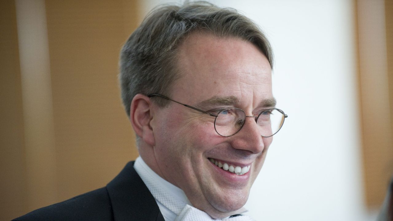 Linus Torvalds Tegaskan Linux Bukan Proyek Anti-AI, Code Review Pakai Alat Bantu LLM Sudah Jadi Standar Baru
