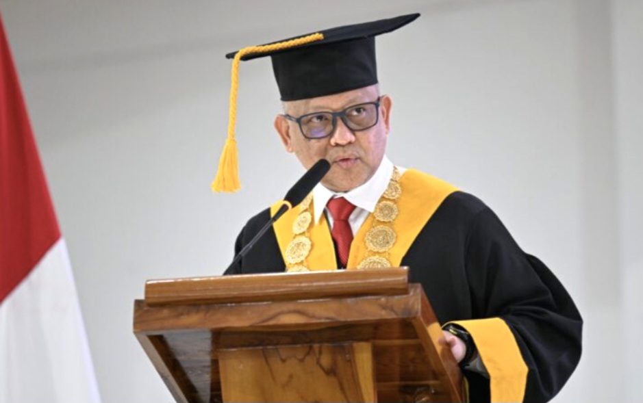 UHO Kendari Wisuda 752 Lulusan, Dwi Pratiwi Aprilya Wahid Raih IPK 3,99 dan Predikat Terbaik Universitas