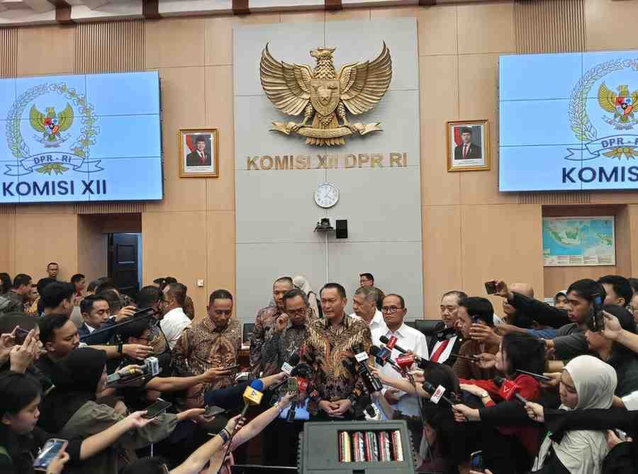 Antrean BBM Subsidi Mengular di Berbagai Daerah, DPR Desak Pertamina Benahi Distribusi dan Tindak Tegas Penyelewengan