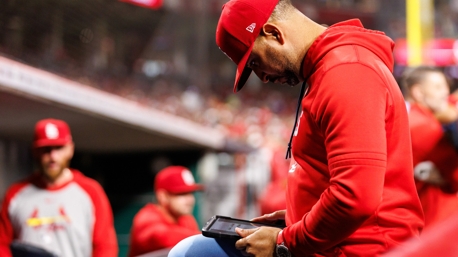 MLB Larang Tim Gunakan iPad di Dugout untuk Panggil Strategi AI Saat Pertandingan