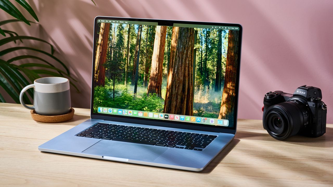 Pengguna MacBook Kikir Pinggiran Laptop Sendiri demi Atasi Tajamnya Sudut yang Bikin Nyeri