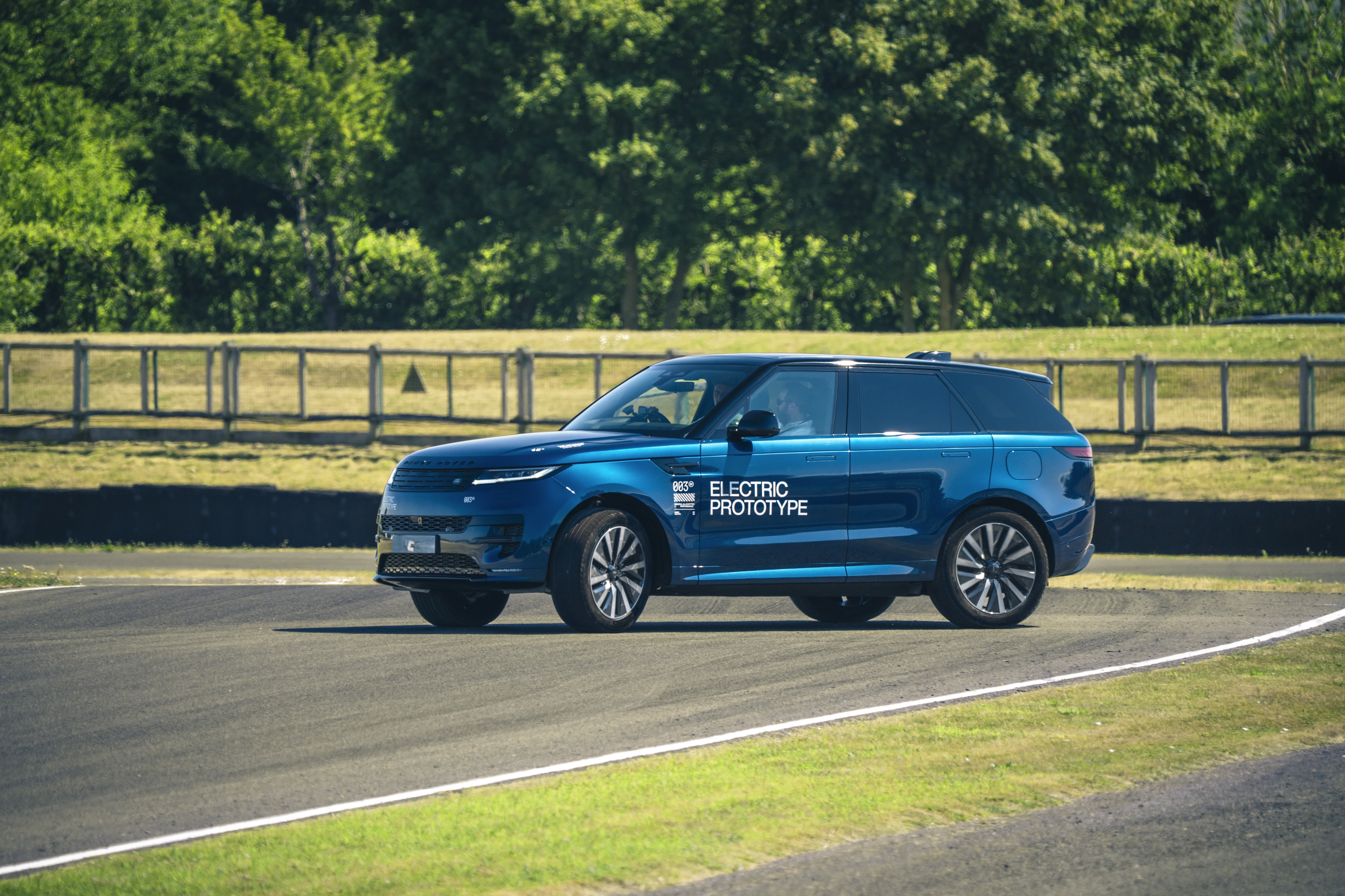 Range Rover Sport Electric Resmi Dikonfirmasi, Punya Tenaga Hingga 542 HP